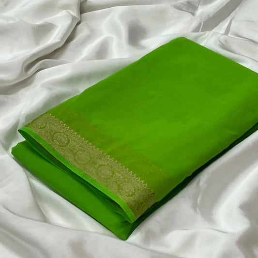 Women's Crepe Chit Pallu Solid Saree With Unstitched Blouse 5.5Mtr (Parrot Green)